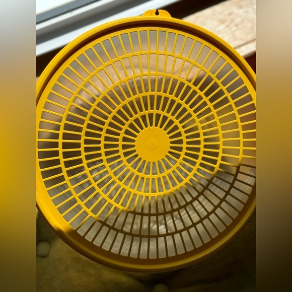 Vintage Tupperware Flo Thru Strainer Colander Veggies Salad Washer Bowl Lid 1836 - Picture 4 of 4